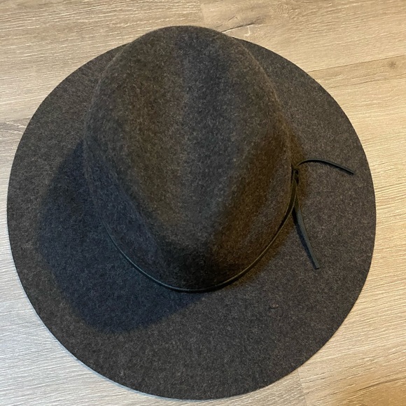 Grey Felt Hat - Picture 2 of 2
